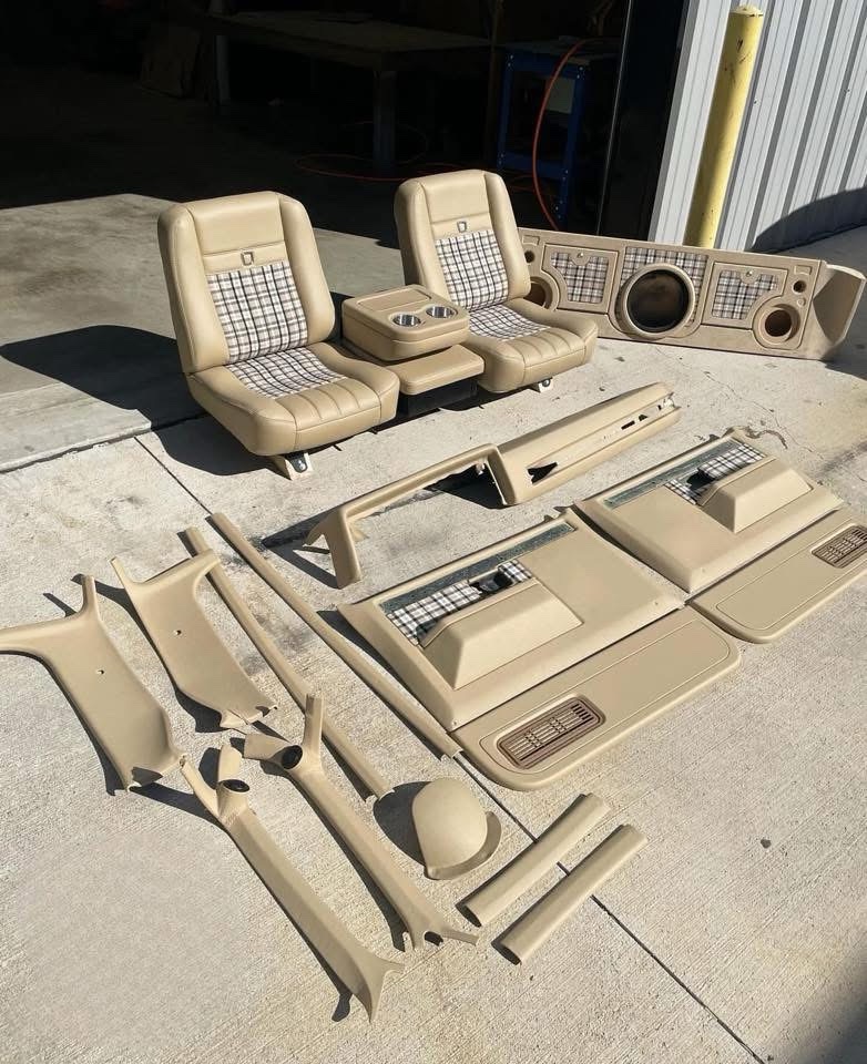 img_1464 C10 custom interior - Image 1